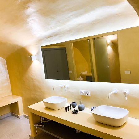M Residence Santorini Johnnie Cave Фіра Екстер'єр фото