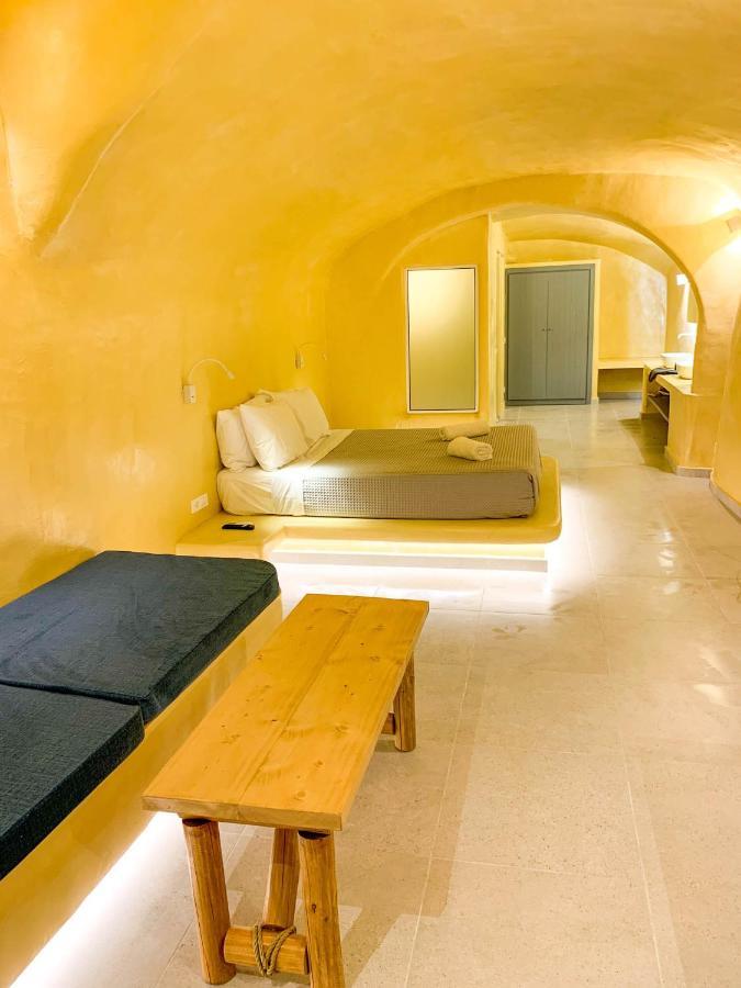 M Residence Santorini Johnnie Cave Фіра Екстер'єр фото