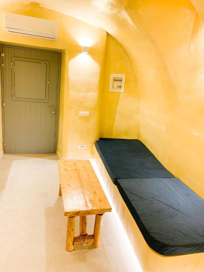 M Residence Santorini Johnnie Cave Фіра Екстер'єр фото